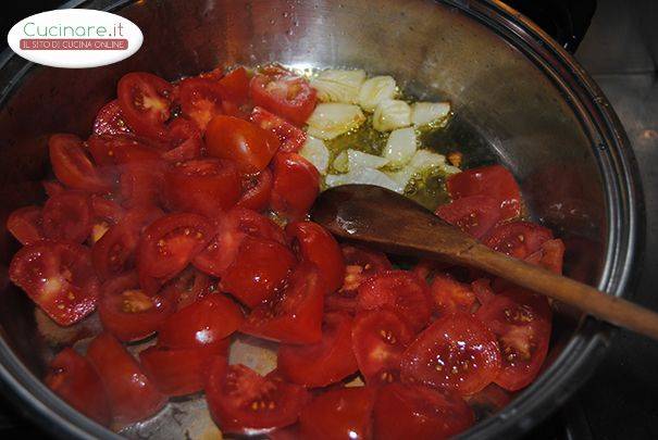 Spaghetti con Alici e Pomodorini preparazione 1